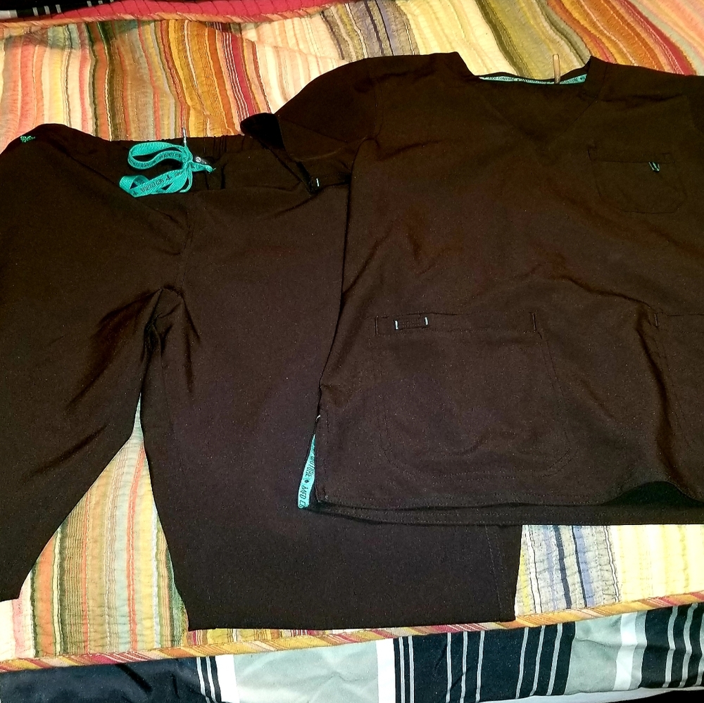 NWOT Med Couture scrubs